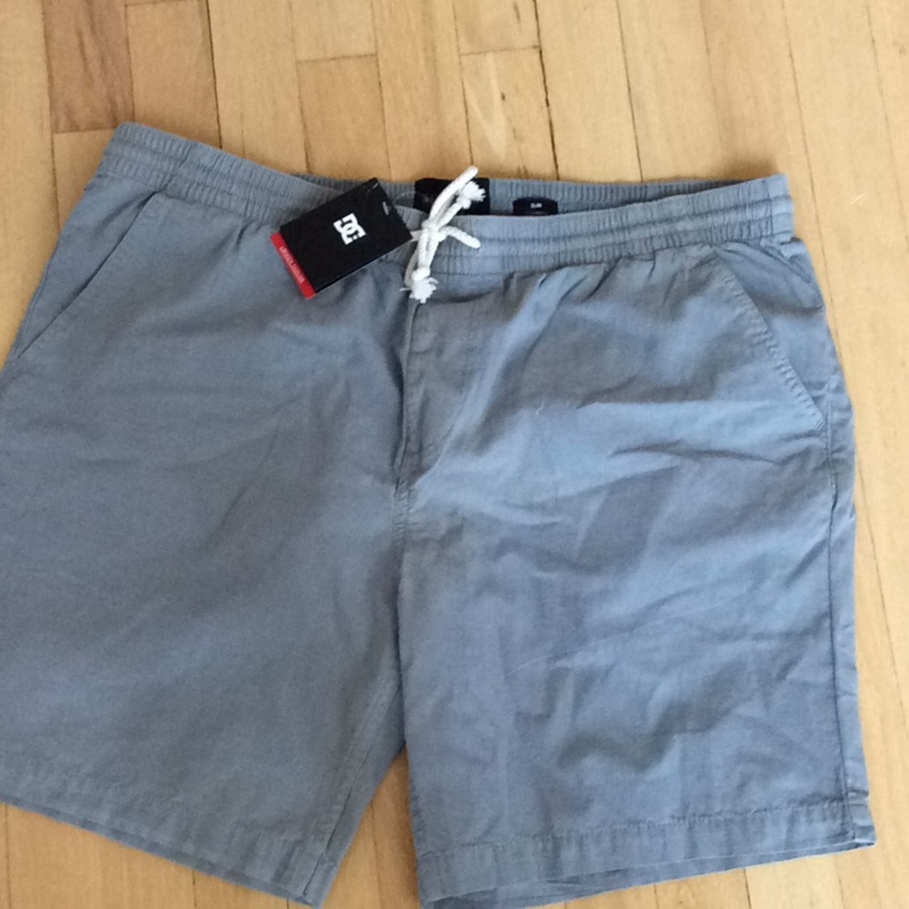 DC Mikey Taylor XXL shorts NWT can fit L